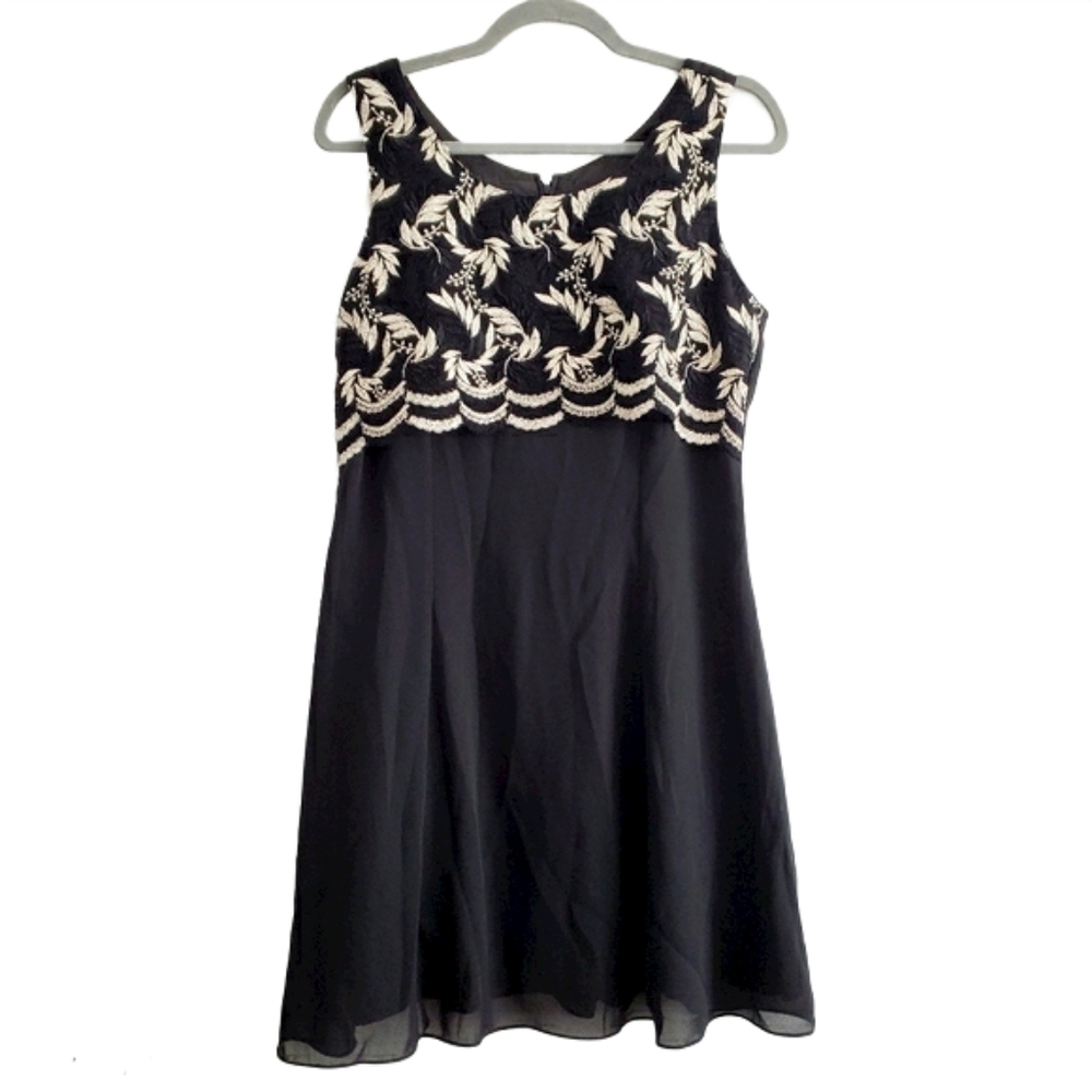 VTG‎ Clara Embroidered Sleeveless Black Party Dress